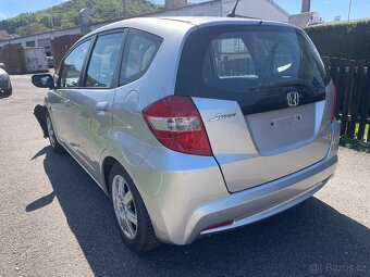 Honda Jazz 1,4 i-Vtec 73kW Havarované - 3