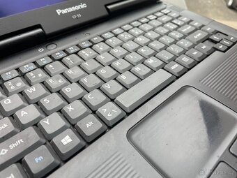 odolný, vojenský notebook PANASONIC CF-53 - 17h baterie - 3