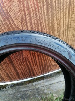Letní pneu 215 /40 r17 - 3