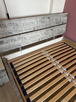 Postel včetně matrace a nočního stolku - 3