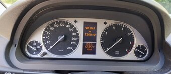 Mercedes Benz B200 - 3