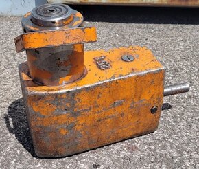 Hydraulický hever 50tun. - 3