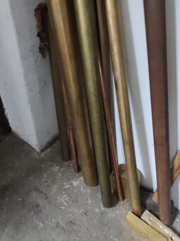 Surový material - 3