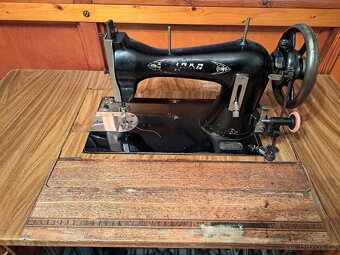 Šicí stroj LADA - 3