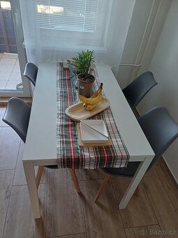 Jídelní stůl - 3