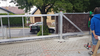 Hliníková brána pro průjezd 4m - 3