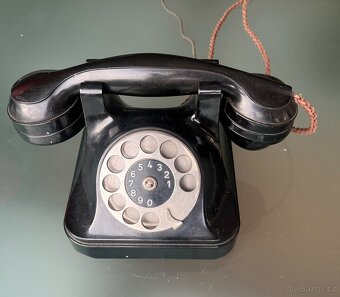 Starožitný bakelitový telefon - 3