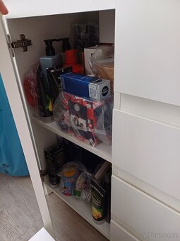 Bílá matná kombinovaná komoda, jako nová. - 3