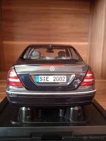 KYOSHO 1/18 - 3