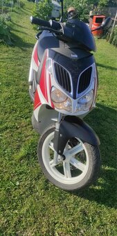 Aprilia sport city s kufrem - 3