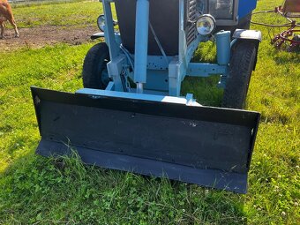 Prodám traktor Zetor 8011 s radlici - 3