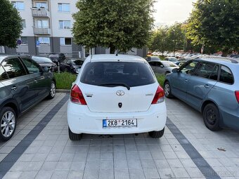 Prodám vozidlo Toyota Yaris, benzín 1,33, 6. stupňová MP - 3