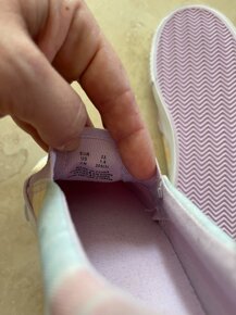Dívčí plátěnky H&M vel. 33 nové - 3