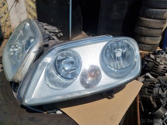Přední světla Volkswagen Touran - 3