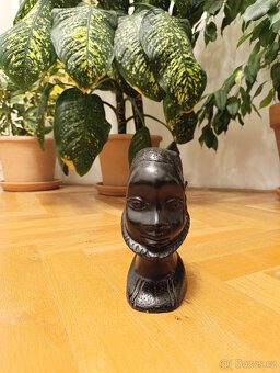 Stará soška, busta, afrika - 3