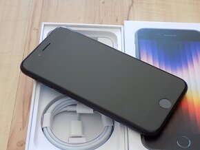 Apple iPhone SE (2022) 128GB Black TOP stav, ZARUKA - 3
