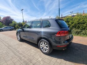 NEBOURANÝ VW TOUAREG 3.0TDI Orig.129t.km SERVISKA - 3