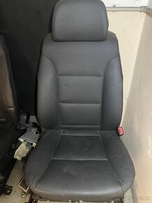 Přední sedačky pro BMW e60/e61 včetně pásů a jednotek - 3