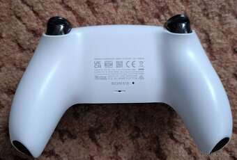 PLAYSTATION 5 S MECHANIKOU, PŘÍSLUŠENSTVÍM A HRY - 3
