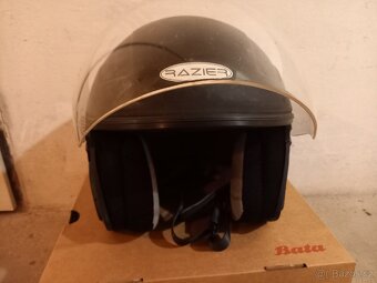 Prodám moto helmu Razier - 3