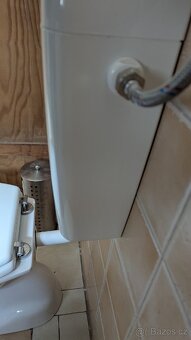 Záchodová mísa se spodním odpadem, nádržkou a prkénkem - 3