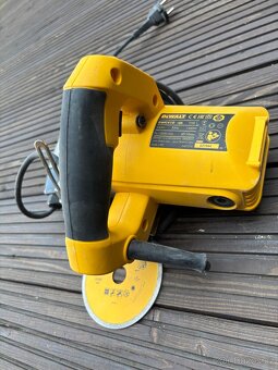 Řezačka na obklady Dewalt - 3
