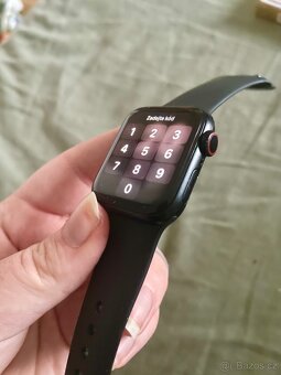 Apple Watch SE (GPS + Cellular) 2. generace 40mm - 3