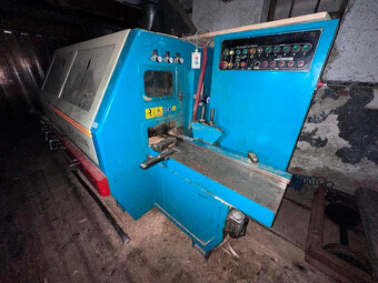 Čtyřstranná profilová fréza SK machinery 905, model KP MBQ 5 - 3