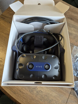 HTC Vive Pro 2 (bez senzorů a ovladačů) - 3