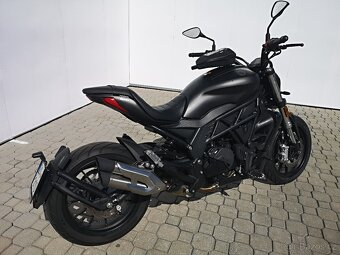 Benelli 502C Cruiser r.v.10/2023, 1.majitel, pouze 2.848 km - 3