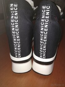 Prodám dívčí/dámské vysoké boty na platformě - 3