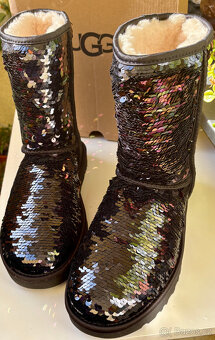 Fantastické zimní válenky zn. UGG, vel. 40 - 3