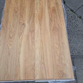 Nabízím švýcarskou laminátovou podlahu SWISS-NOBLESSE - 3