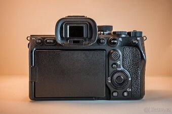 Sony A7IV + 28-70mm sklo - 3