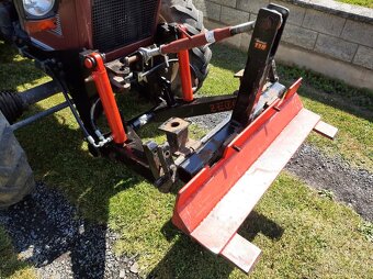 Čelní rampovač na traktor - 3