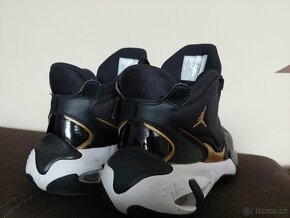 Chlapecke cerne boty c. 38,5 Jordan max aura 4 - 3