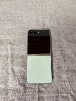 Samsung Z Flip5 512GB - 3