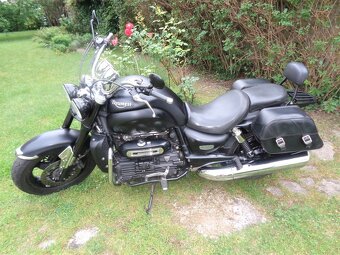 Triumph Rocket III Roadster r.v. 2011 - 3