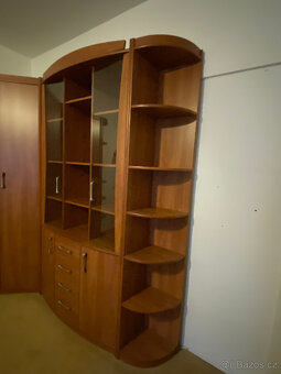 Hnědá rohová stěna vhodná i do kanceláře - 3