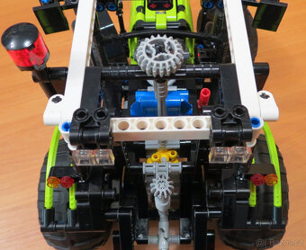 LEGO 8284 Traktor - 3