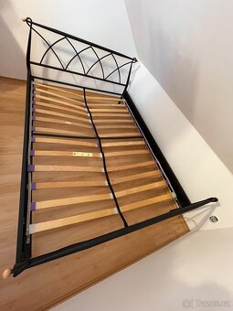 Cerna matna kovova postel 140x200 s rostem - 3