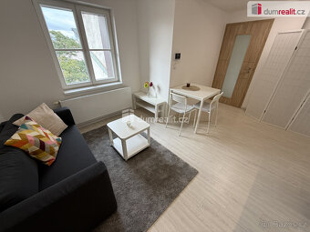 Pronájem bytu 2+kk 40 m2 P2 Nové Město po rekonstrukci výtah - 3