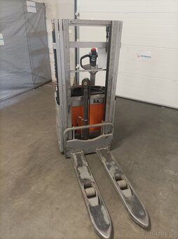 Ručně vedený vysokozdvižný vozík Still EXV12 - 3