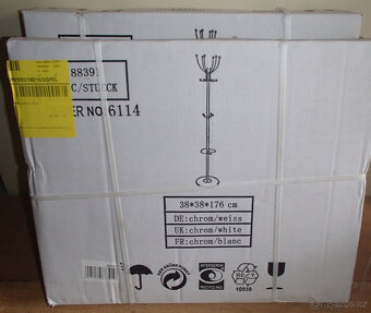 Samostatně stojící šatní stojany a úzký šatní panel na zeď - 3