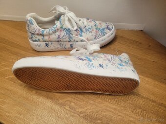 Tenisky dívčí Baťa vel.38 - 3