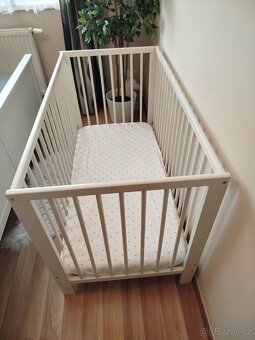 Dětská postýlka včetně roštu, matrace, prostěradel - 3