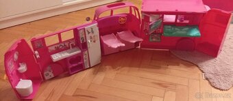Karavany a Auto pro Barbie - 3