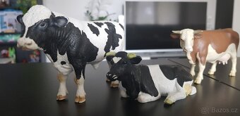 Schleich Farma kráva býk tele - 3