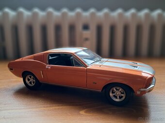 Model auta Ford Mustang GT Fastback, 1:18 - 3