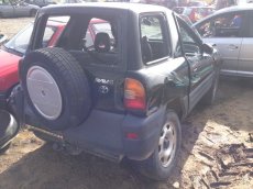 Toyota Rav4 2,0i 95kW 1998 4x4 - pouze díly - 3